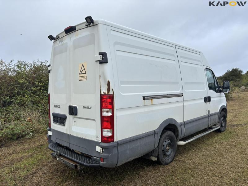 Iveco Daily 35 panel van 5