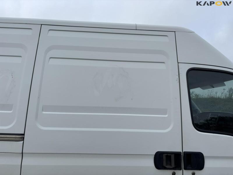 Iveco Daily 35 panel van 21