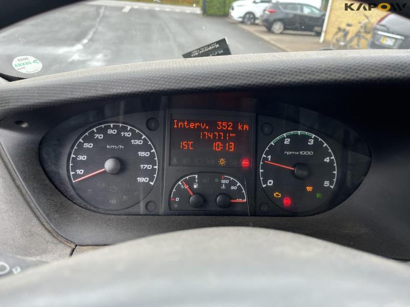 Iveco Daily 35S van 25