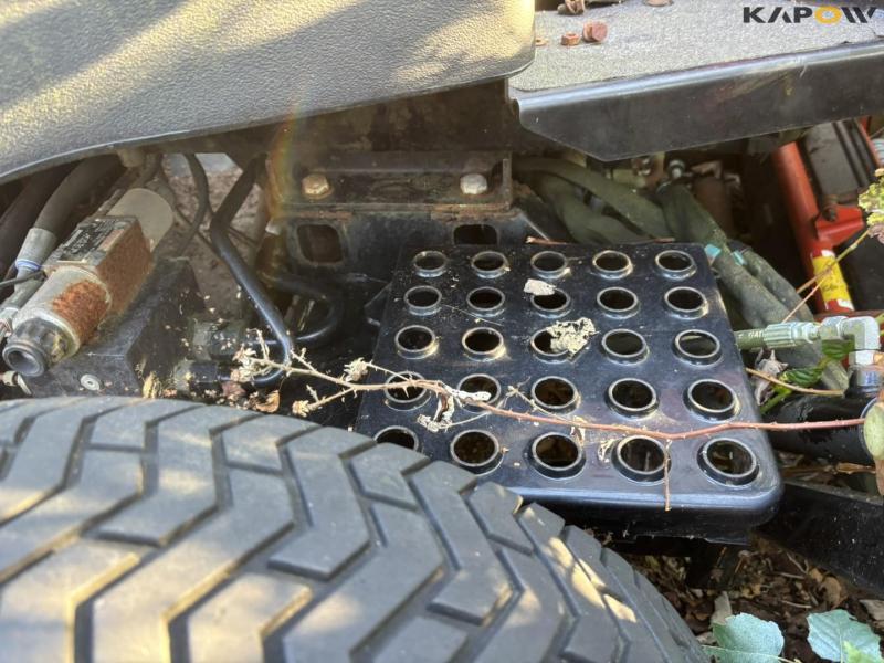 Jacobsen LF3400 4WD cylinder mower 13