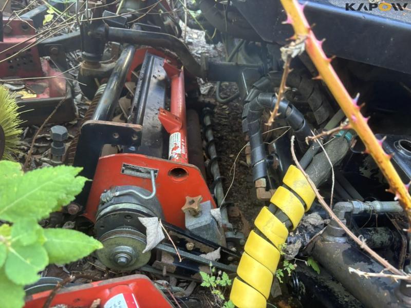 Jacobsen LF3400 4WD cylinder mower 31