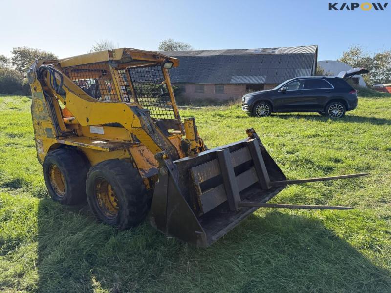 JCB 165 skid steer 3