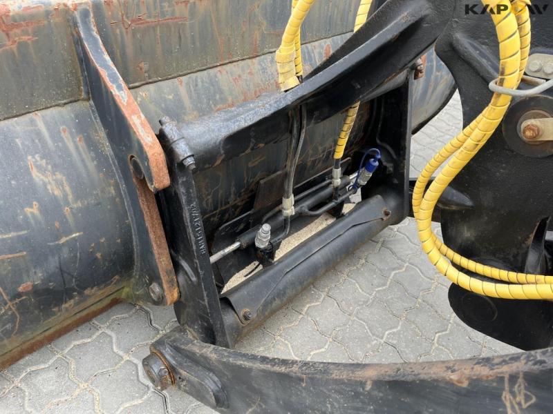 JCB 409 wheel loader 17