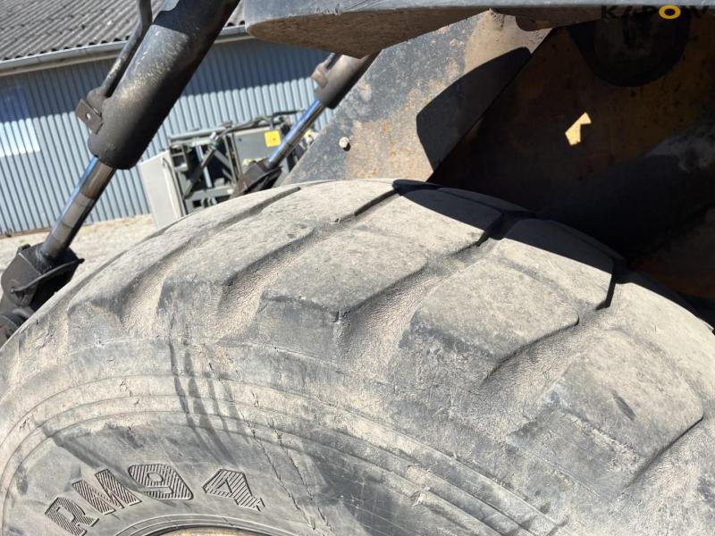 JCB 426E HT wheel loader 17