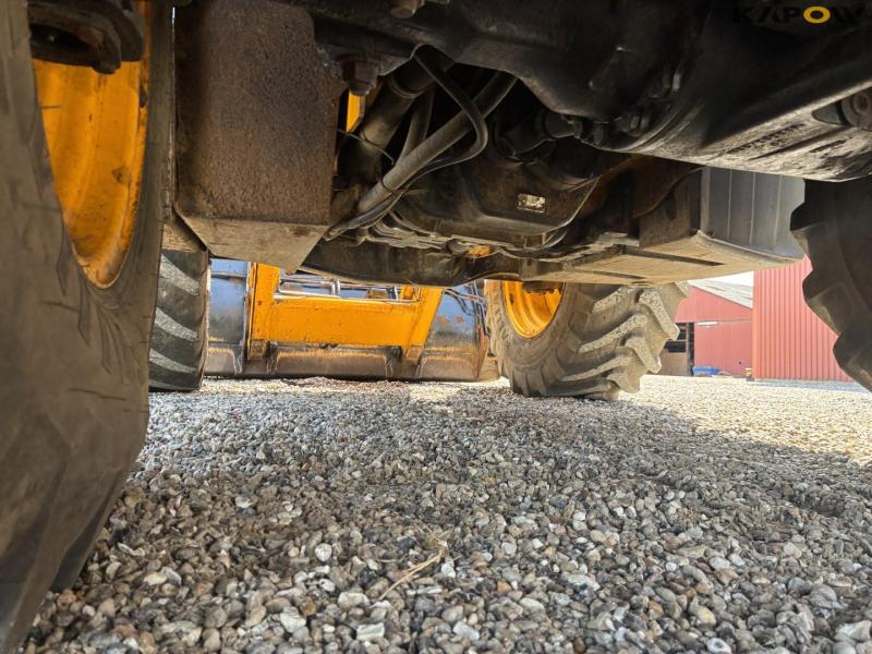 JCB 4CX backhoe loader 71