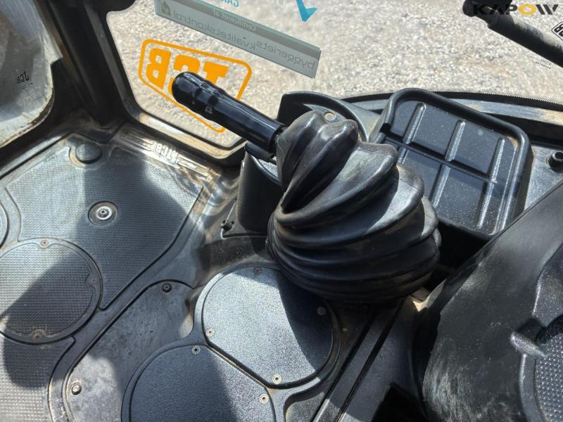 JCB 4CX backhoe loader 87