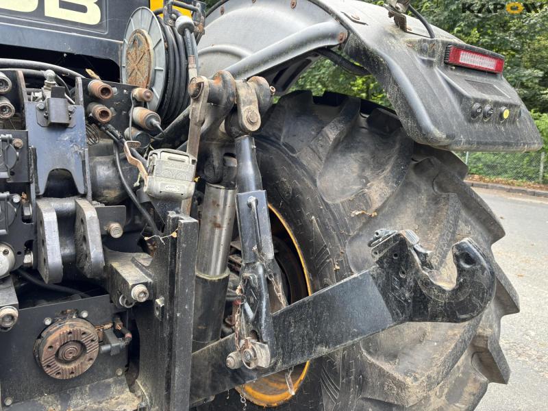 JCB FASTRAC 4220 tractor 34