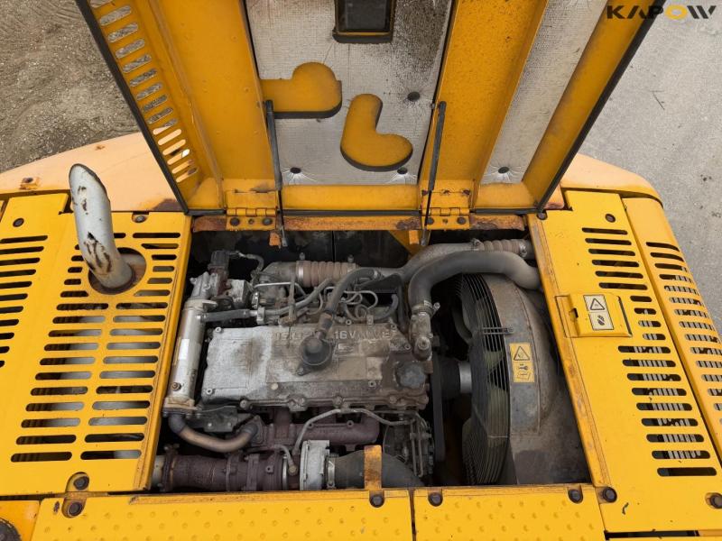 JCB JS220LC excavator 25