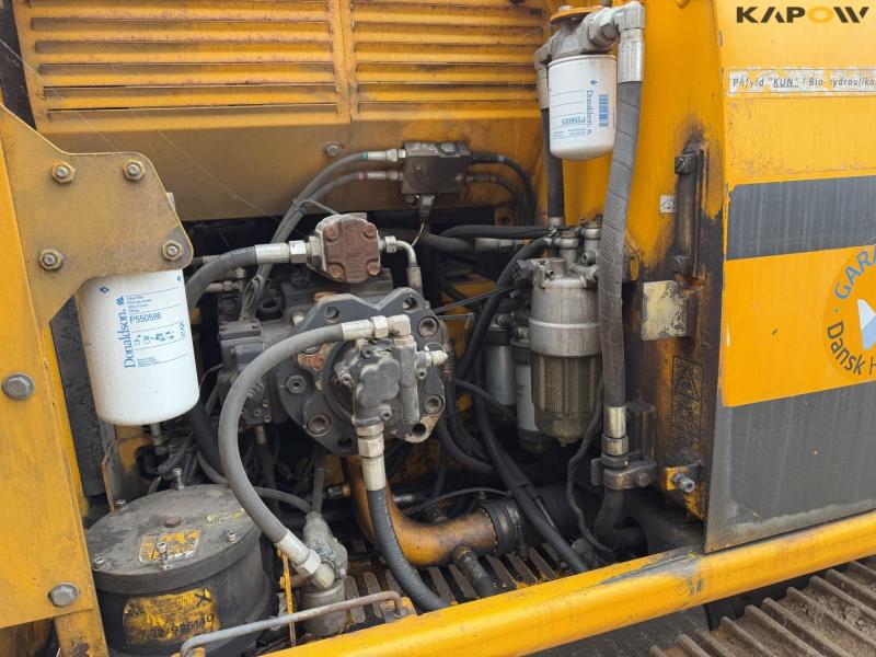 JCB JS220LC excavator 33