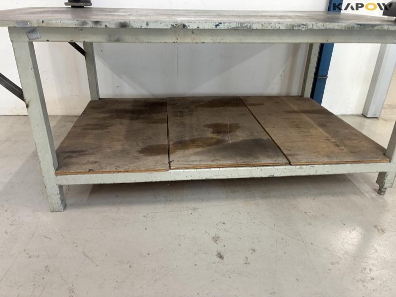 Iron table with two vices 17