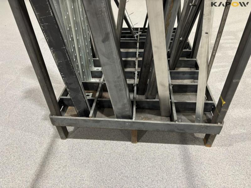 Iron holder with contents 10