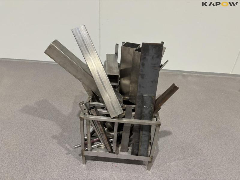 Iron holder with contents 2