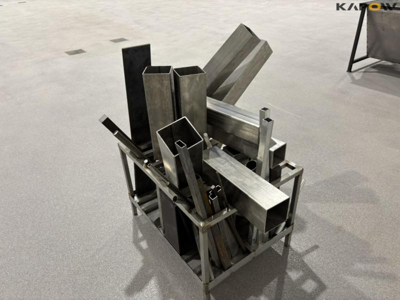 Iron holder with contents 5