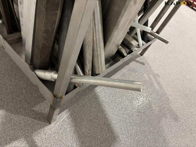 Iron holder with contents 14