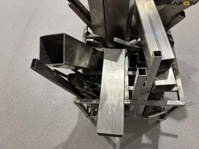 Iron holder with contents 18