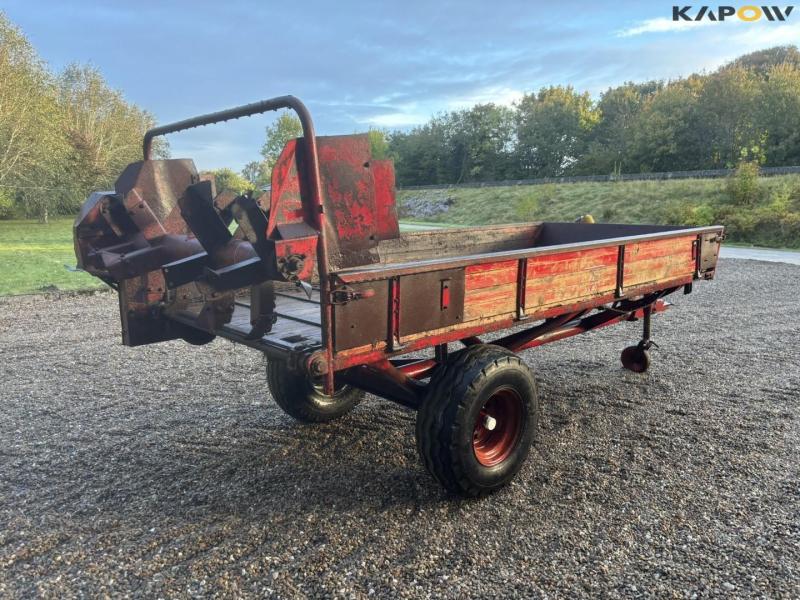 JF dump trailer with manure spreader 5