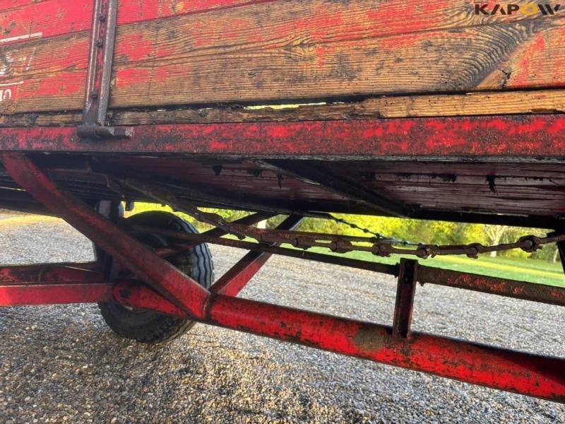 JF dump trailer with manure spreader 21