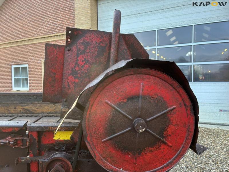 JF dump trailer with manure spreader 32