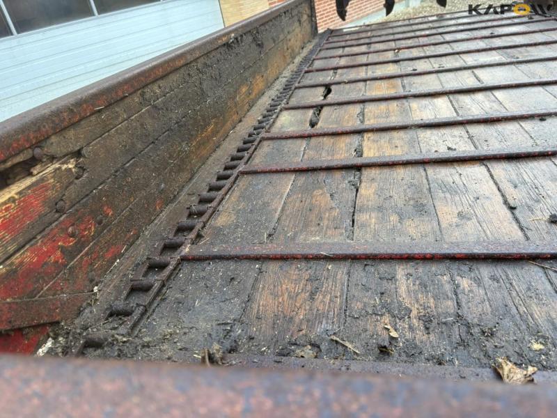 JF dump trailer with manure spreader 46