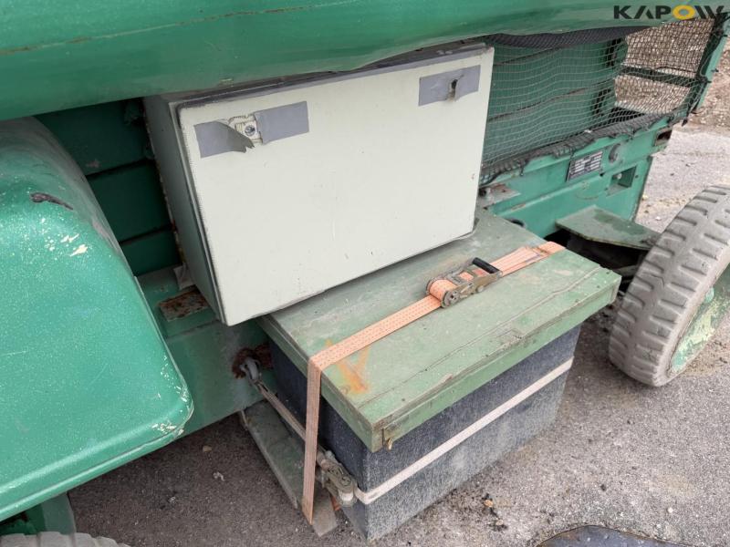 JLG 3369F scissor lift 12