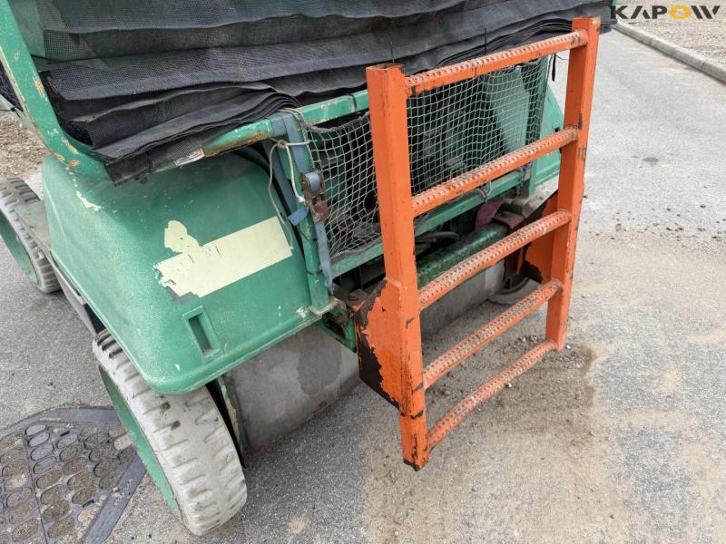 JLG 3369F scissor lift 15