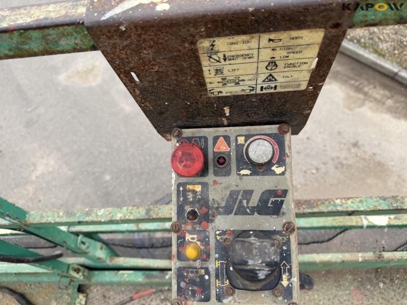 JLG 3369F scissor lift 28
