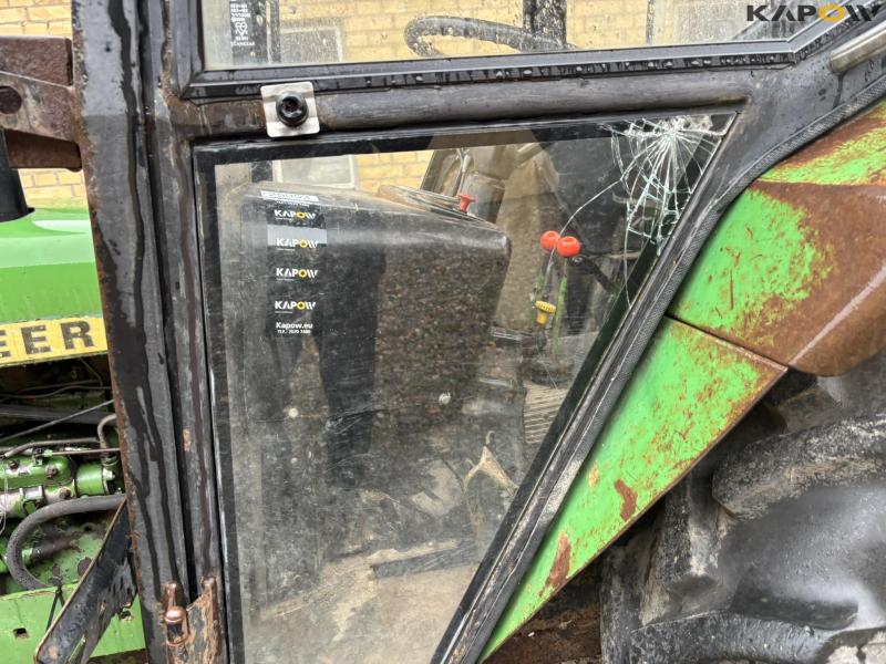 John Deere 1130 2WD tractor 39