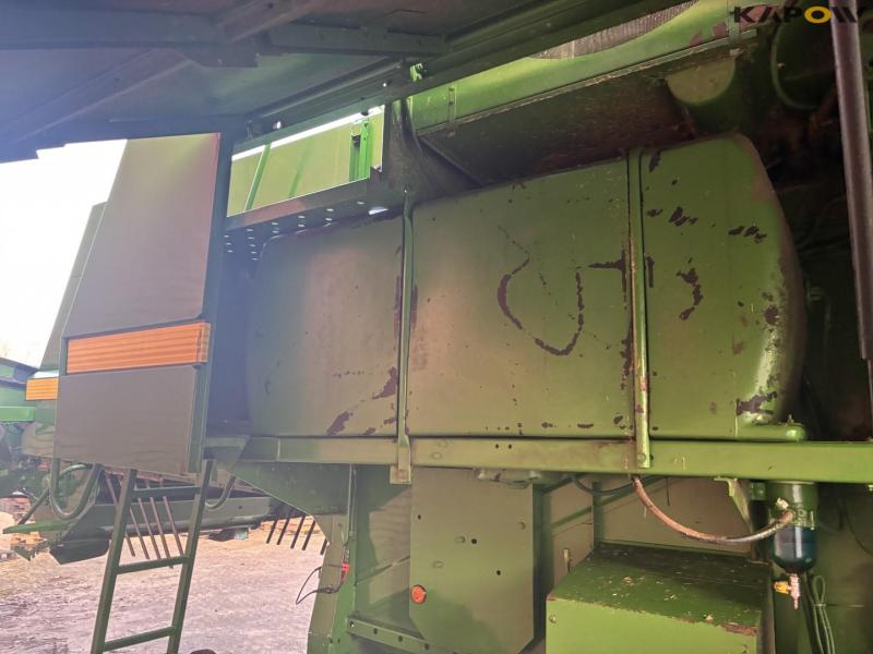 John Deere 2254 combine harvester 72