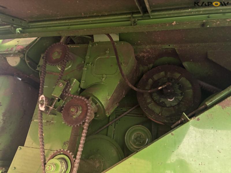 John Deere 2254 combine harvester 73