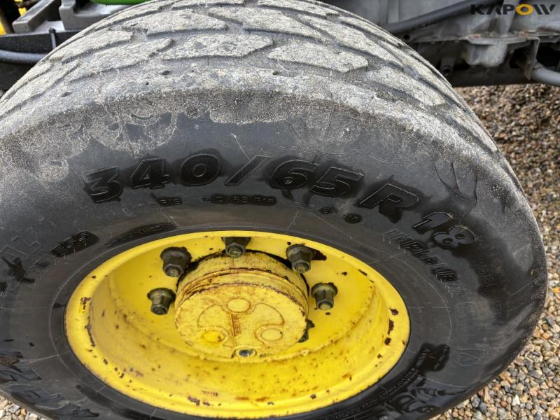 John Deere 3200 tractor with broom 60