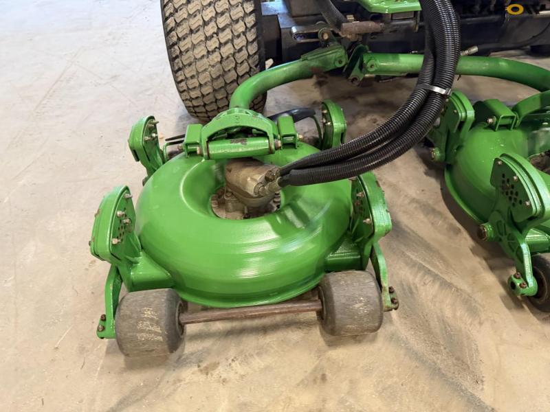 John Deere 3245Clawn mower 16