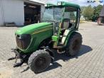 John Deere 3320 4WD 1