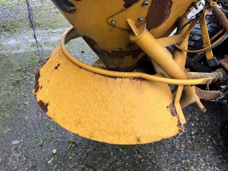 John Deere 4100 tractor with winter equipment 19