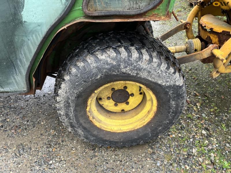 John Deere 4100 tractor with winter equipment 25