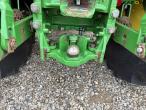 John Deere 6215R tractor 31
