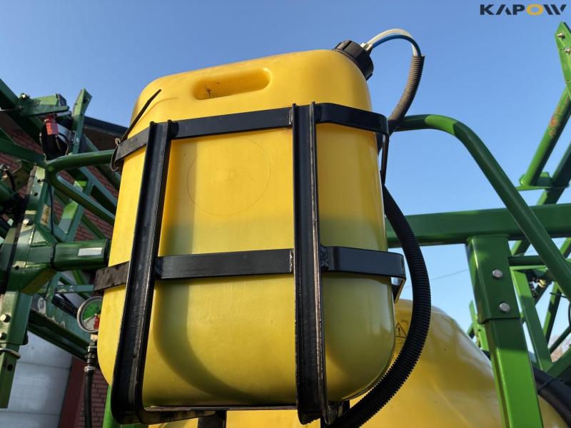 John Deere 732 field sprayer 22