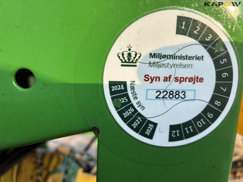 John Deere 732 field sprayer 30