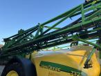 John Deere 732 field sprayer 34