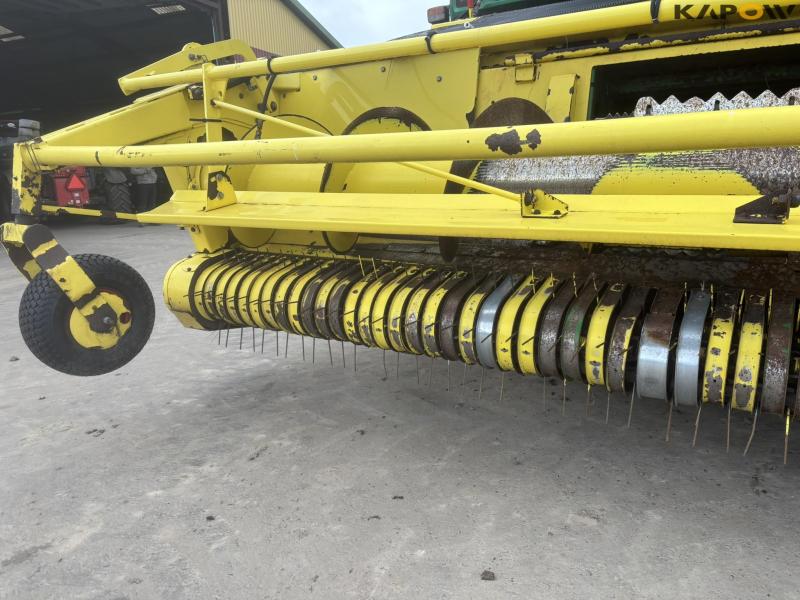 John Deere 7700 forage harvester with corn header and pickup 13