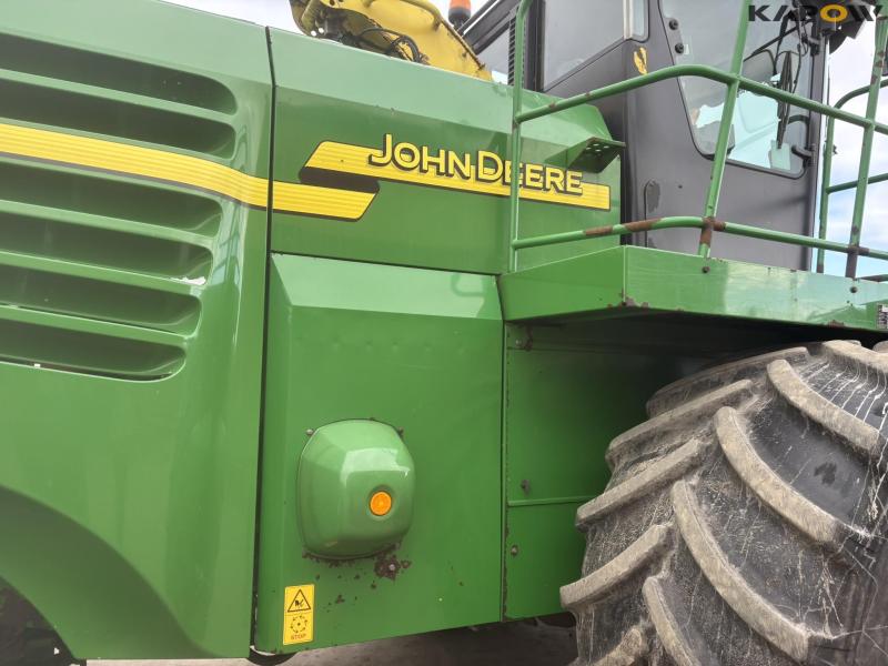 John Deere 7700 forage harvester with corn header and pickup 33