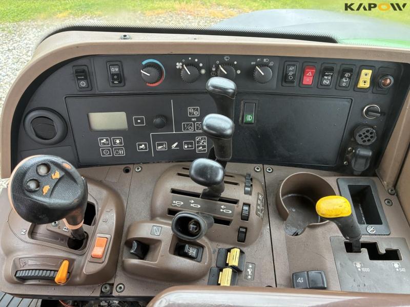 John Deere 7720 tractor 35