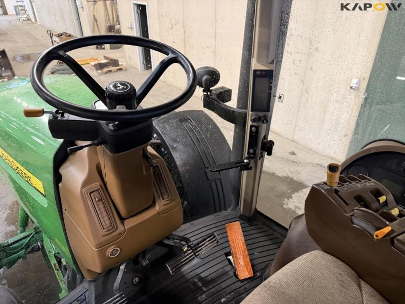 John Deere 7730 tractor 43