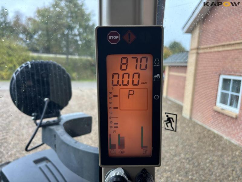 John Deere 7920 tractor 63