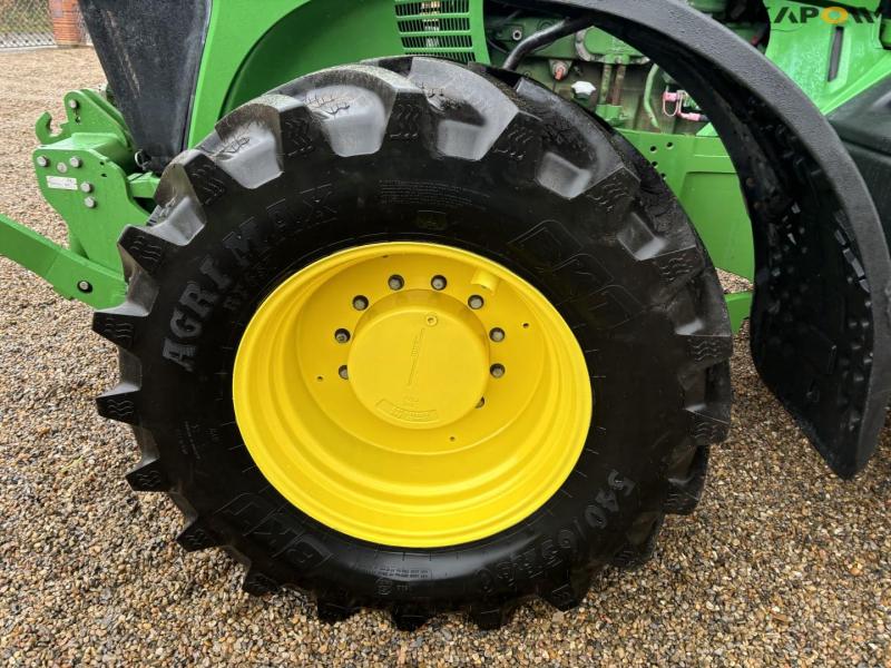 John Deere 7920 tractor 71
