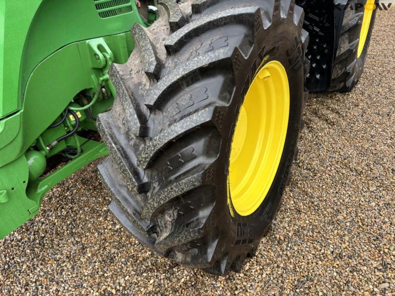 John Deere 7920 tractor 73