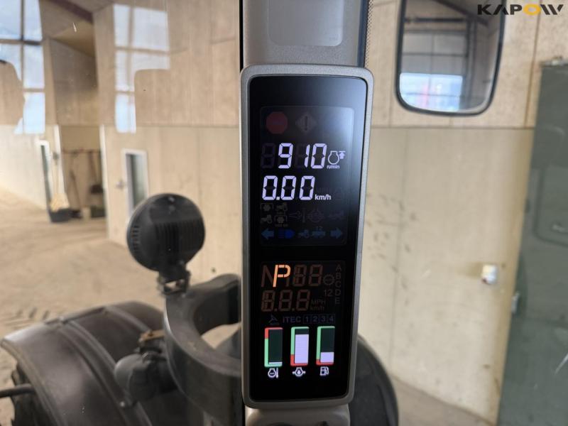 John Deere 8335R tractor 53