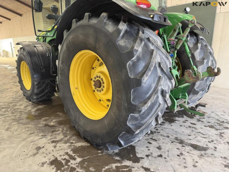 John Deere 8335R tractor 75