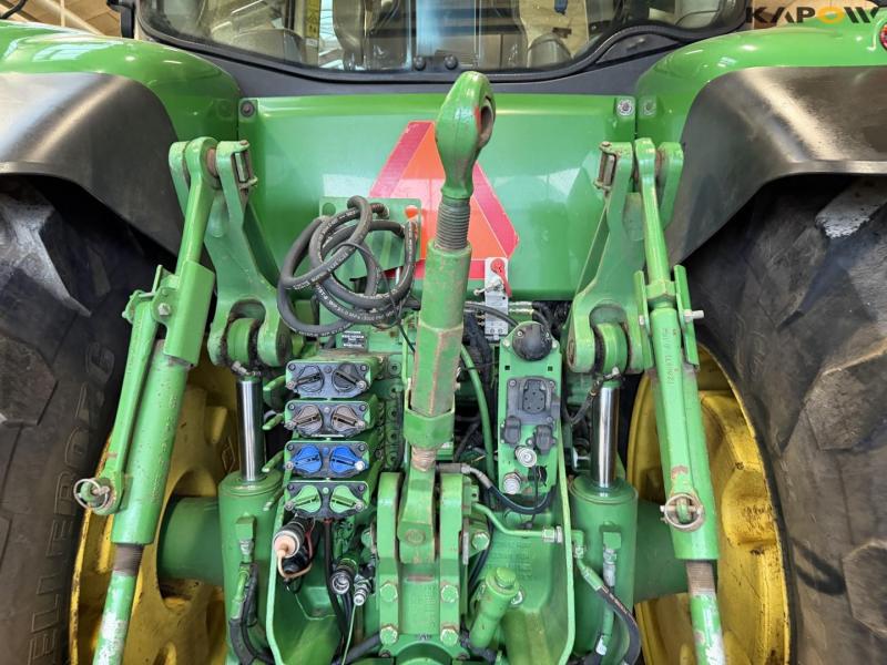 John Deere 8360R tractor 31