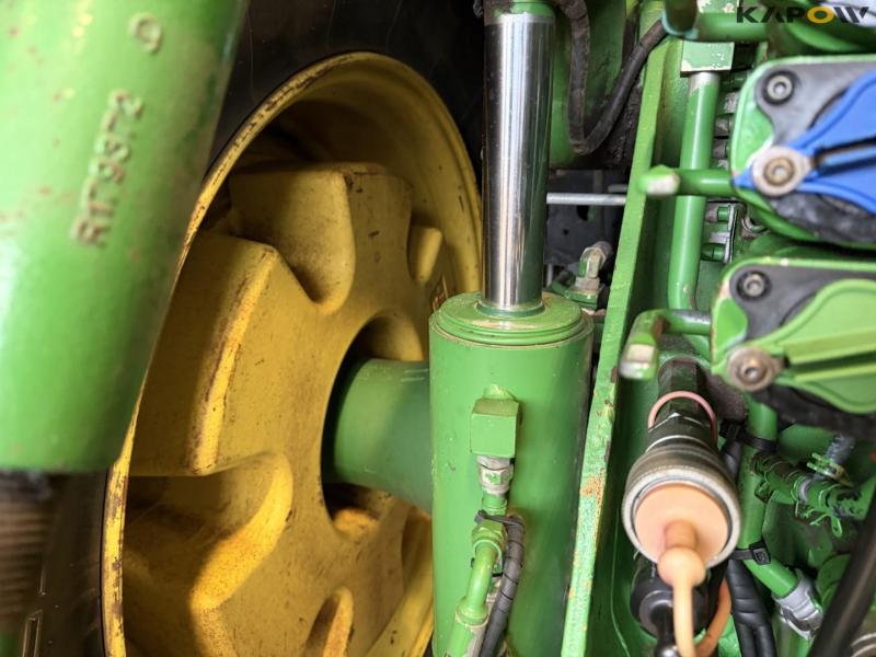 John Deere 8360R tractor 40