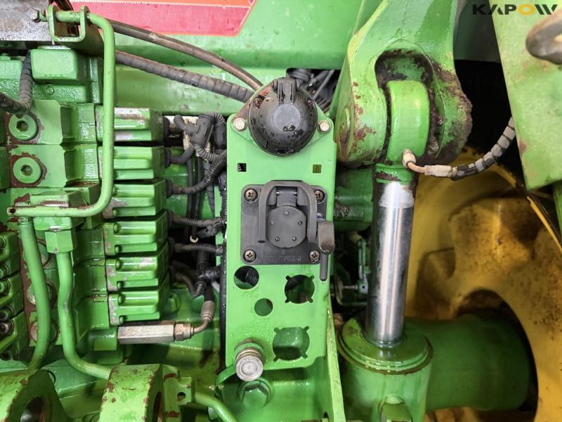 John Deere 8360R tractor 33